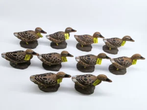 Direct factory sourcing of traceable wooden duck decoys with government logging certificates for wholesale import.