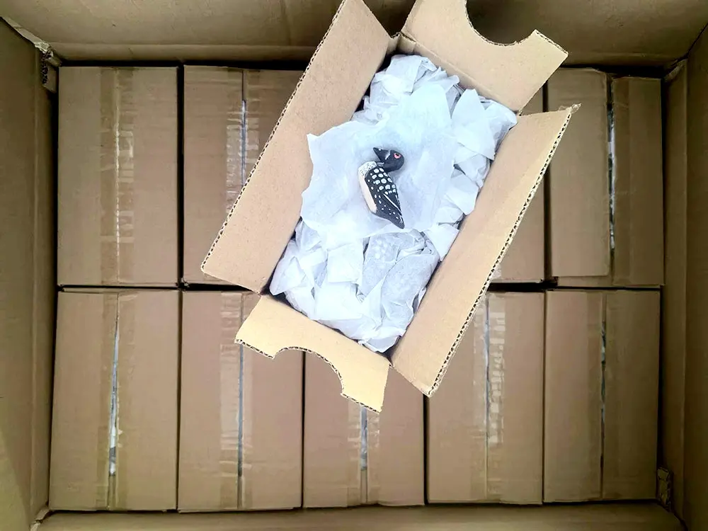holesale hand-carved wooden ducks bulk packaging and shipping box